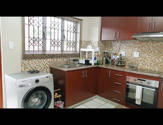 2 BEDROOM FLAT FOR SALE IN BLUFF
